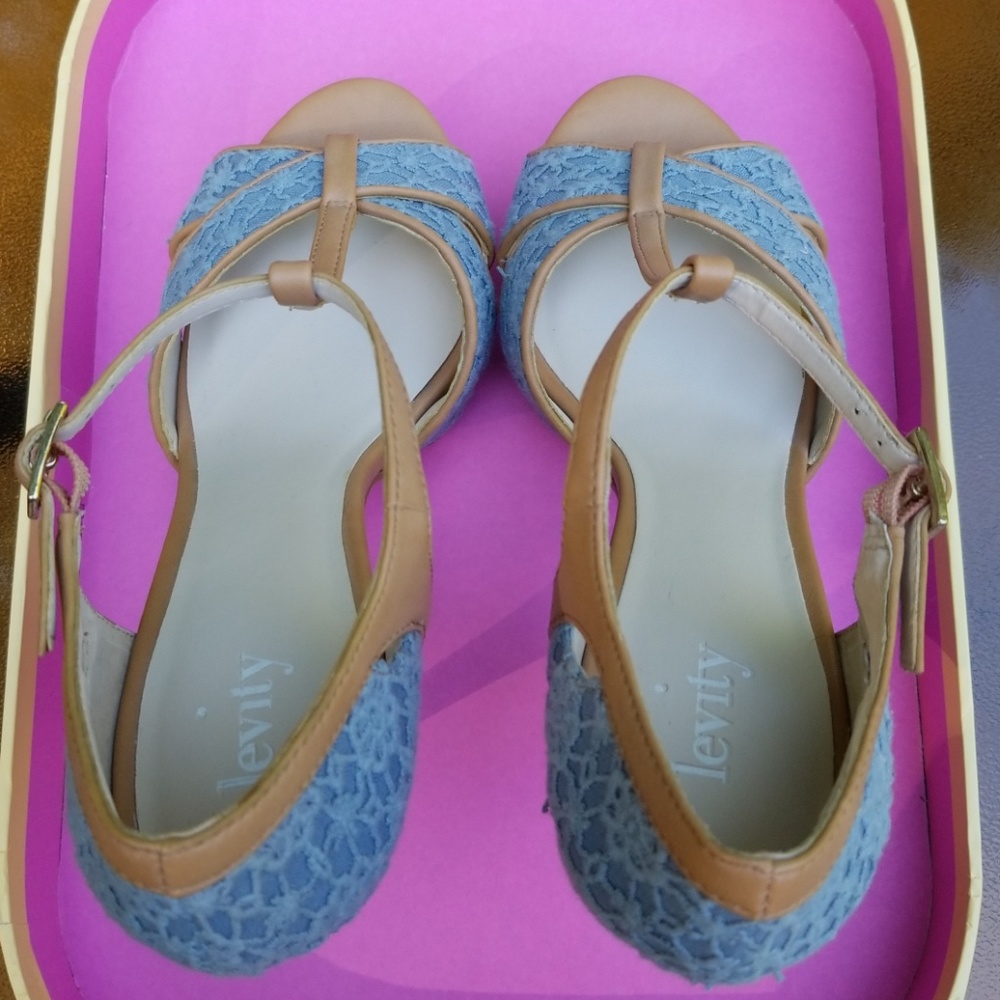 Heels - Picture 3 of 5